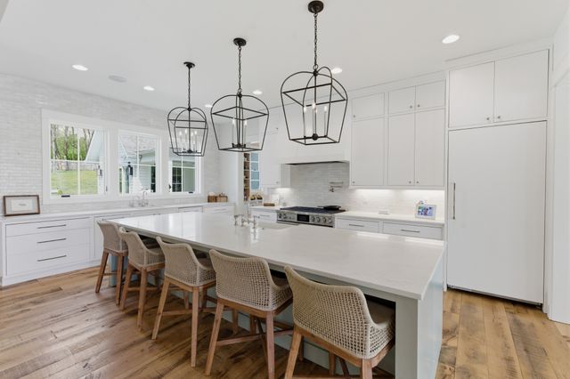 9028 Forest Lawn Dr, Brentwood, TN 37027