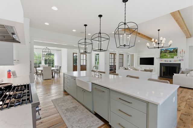 9028 Forest Lawn Dr, Brentwood, TN 37027