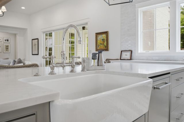 9028 Forest Lawn Dr, Brentwood, TN 37027