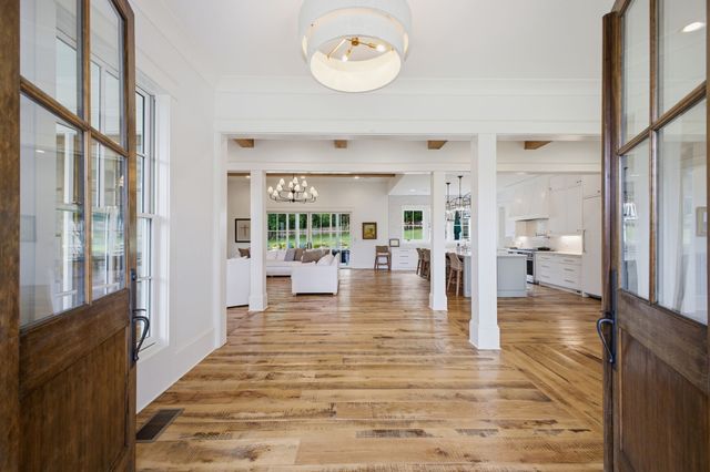 9028 Forest Lawn Dr, Brentwood, TN 37027