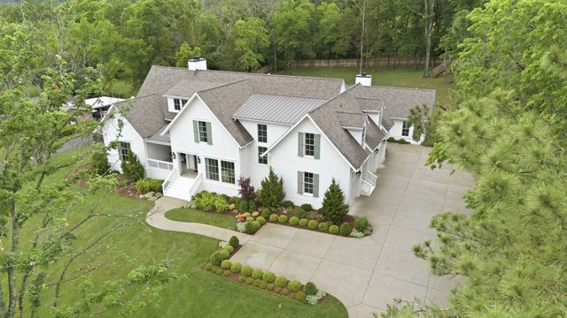 9028 Forest Lawn Dr, Brentwood, TN 37027