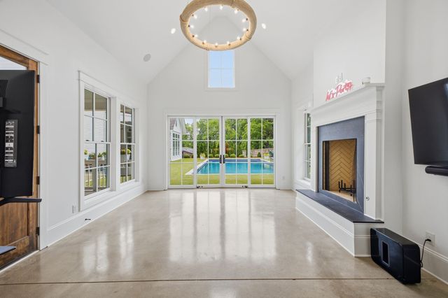 9028 Forest Lawn Dr, Brentwood, TN 37027