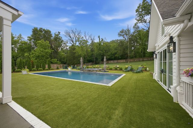 9028 Forest Lawn Dr, Brentwood, TN 37027