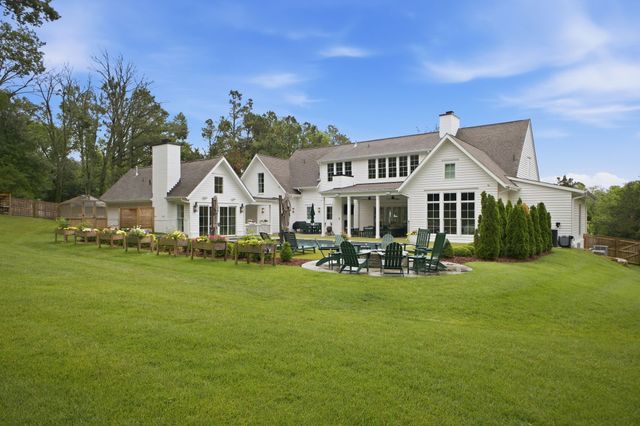 9028 Forest Lawn Dr, Brentwood, TN 37027
