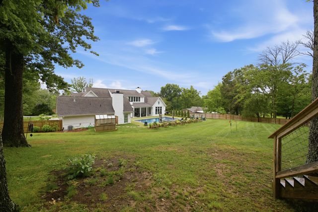 9028 Forest Lawn Dr, Brentwood, TN 37027