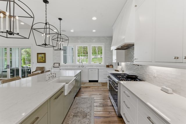9028 Forest Lawn Dr, Brentwood, TN 37027