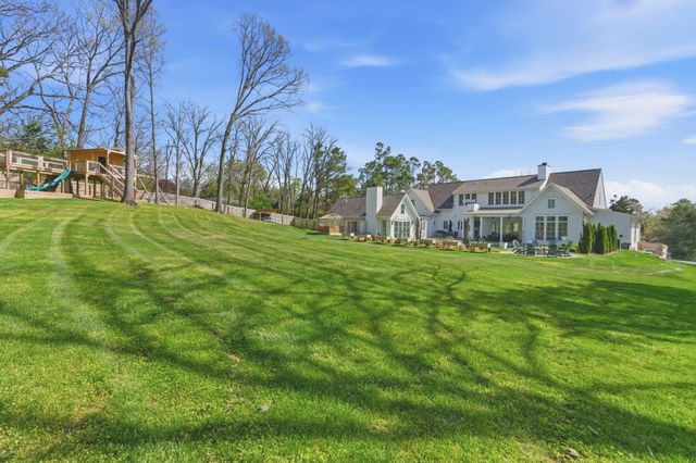 9028 Forest Lawn Dr, Brentwood, TN 37027