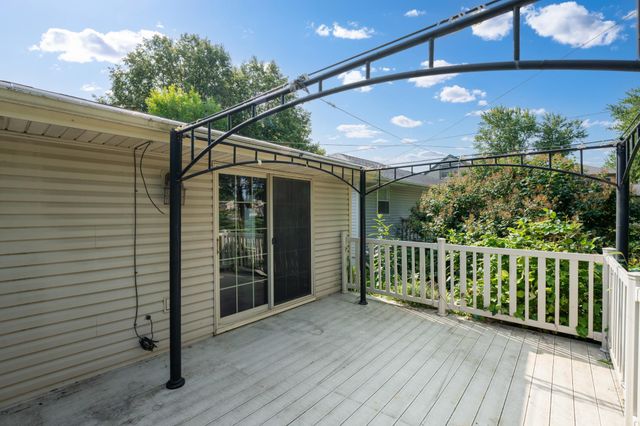 505 1st Avenue NE, Byron, MN 55920