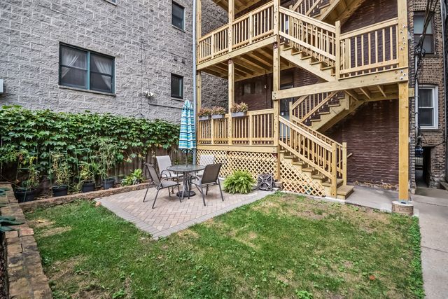 847 W Roscoe Street 1, Chicago, IL 60657