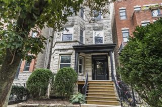 847 W Roscoe Street 1, Chicago, IL 60657