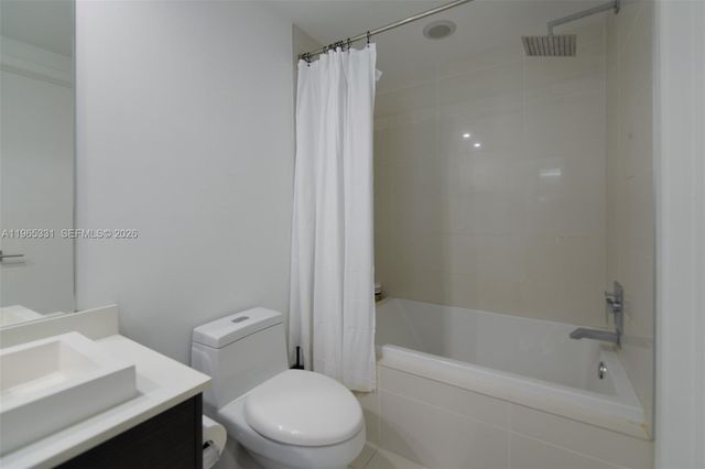 45 SW 9th St 1107, Miami, FL 33130