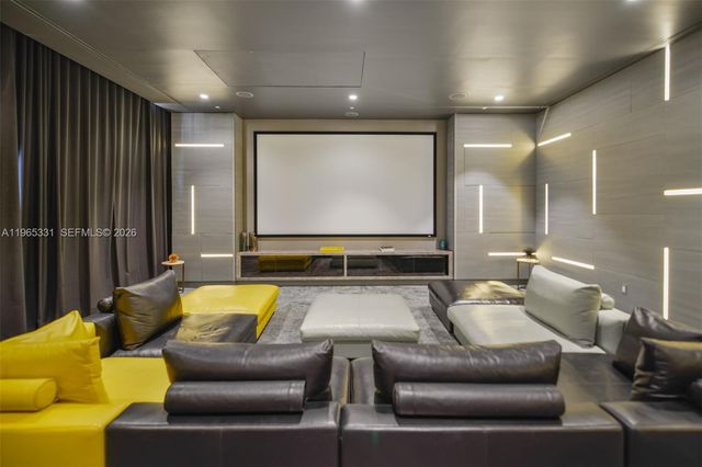 45 SW 9th St 1107, Miami, FL 33130