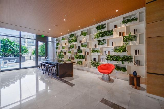 45 SW 9th St 1107, Miami, FL 33130