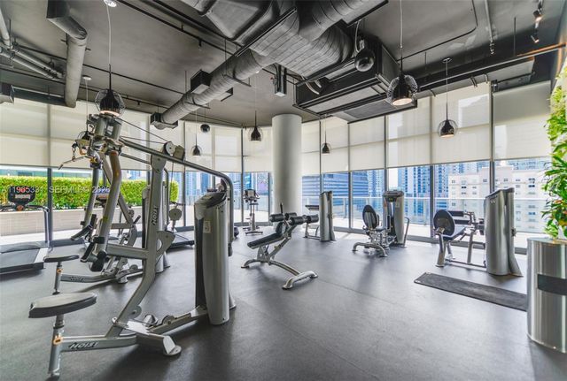 45 SW 9th St 1107, Miami, FL 33130