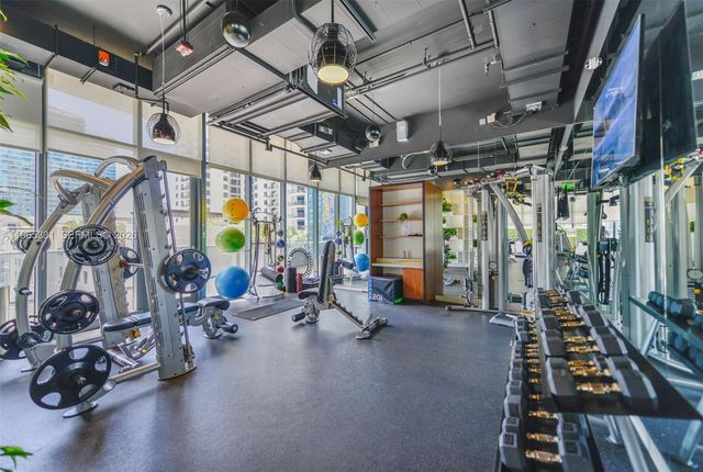 45 SW 9th St 1107, Miami, FL 33130