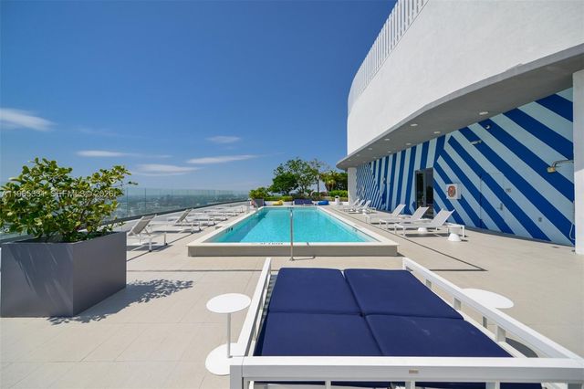 45 SW 9th St 1107, Miami, FL 33130