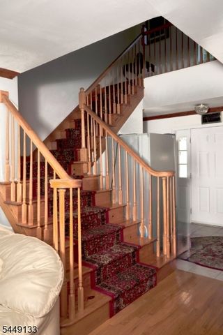 40 Oaktree Ln, Bloomfield Twp., NJ 07003