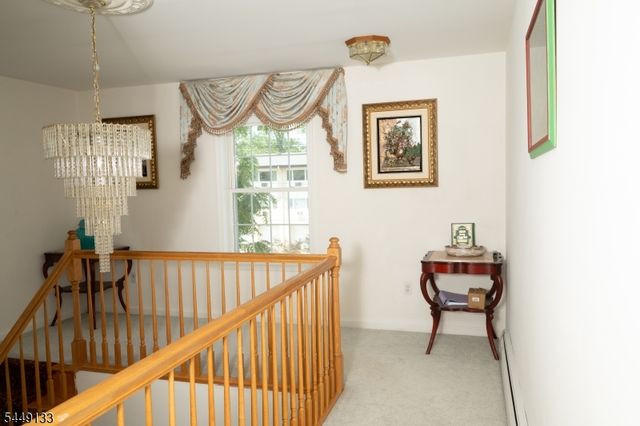 40 Oaktree Ln, Bloomfield Twp., NJ 07003