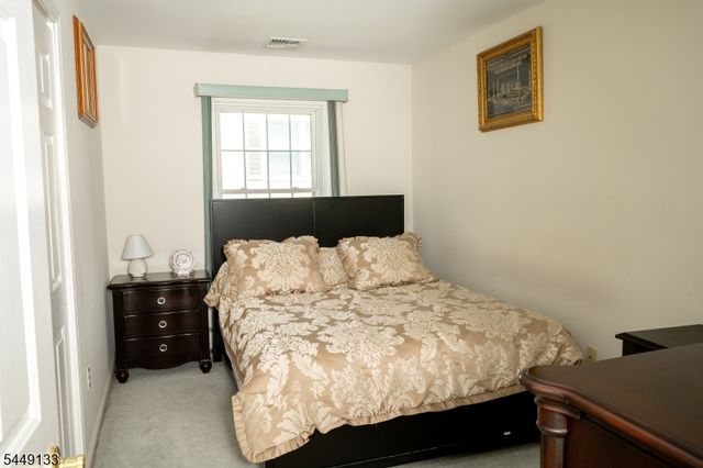 40 Oaktree Ln, Bloomfield Twp., NJ 07003