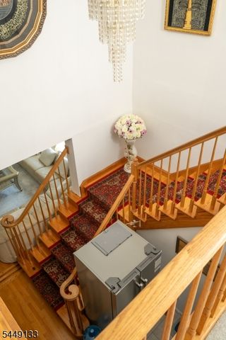 40 Oaktree Ln, Bloomfield Twp., NJ 07003