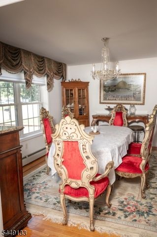 40 Oaktree Ln, Bloomfield Twp., NJ 07003