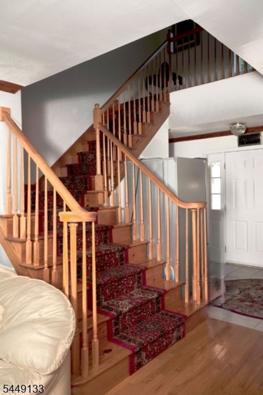 40 Oaktree Ln, Bloomfield Twp., NJ 07003 — photo 2