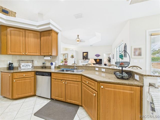 38 Balsam Street, Homosassa, FL 34446