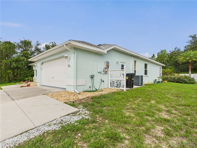 38 Balsam Street, Homosassa, FL 34446
