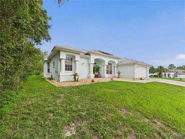 38 Balsam Street, Homosassa, FL 34446