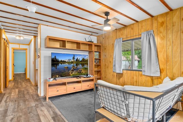 10739 128th Avenue SE, Rainier, WA 98576