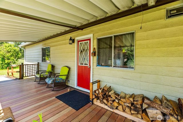 10739 128th Avenue SE, Rainier, WA 98576