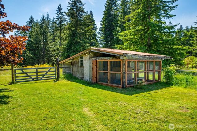 10739 128th Avenue SE, Rainier, WA 98576