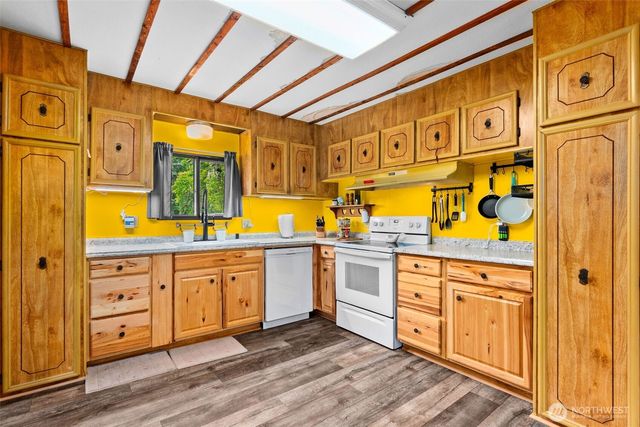 10739 128th Avenue SE, Rainier, WA 98576