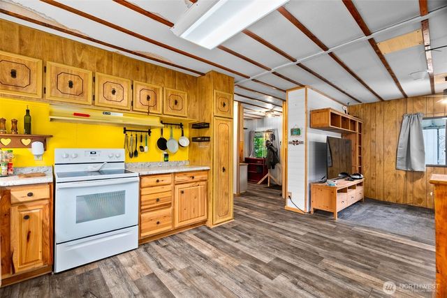 10739 128th Avenue SE, Rainier, WA 98576