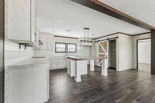 13262 Southerland Road, Blanchard, OK 73010