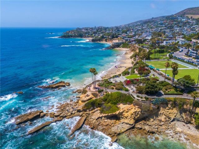 387 Cypress Drive 7, Laguna Beach, CA 92651
