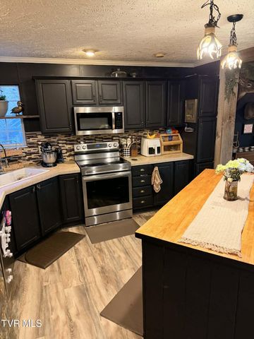 605 Charles Street, Clintwood, VA 24228