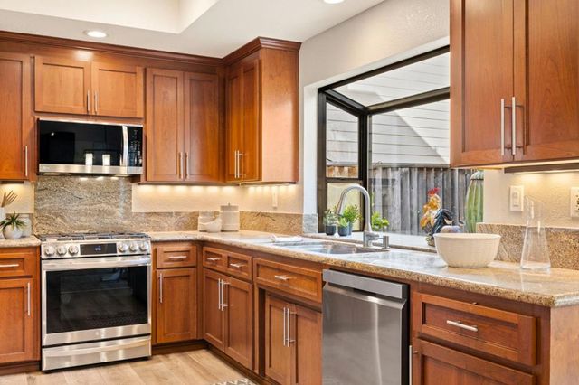 229 Marvilla Circle, Pacifica, CA 94044