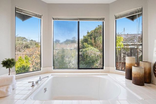 229 Marvilla Circle, Pacifica, CA 94044