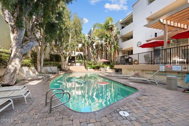 5325 Newcastle Avenue 126, Encino, CA 91316