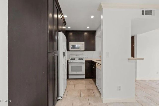 5325 Newcastle Avenue 126, Encino, CA 91316