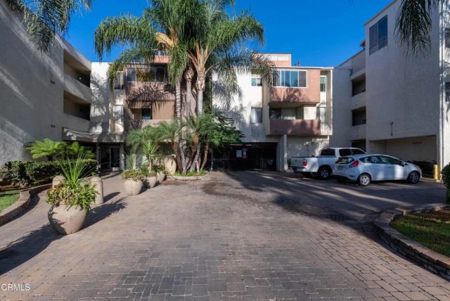 5325 Newcastle Avenue 126, Encino, CA 91316