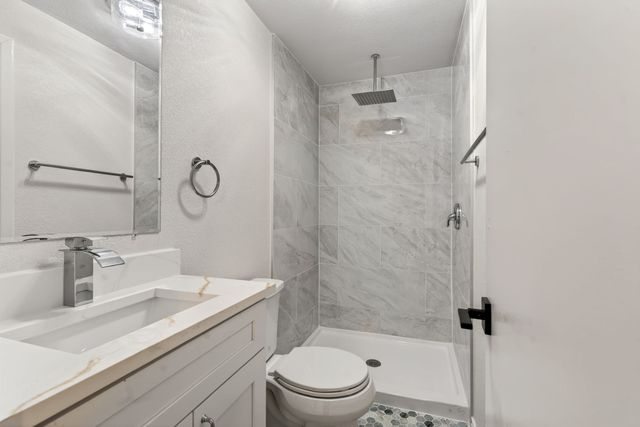 2711 N Locust Street, Denton, TX 76209