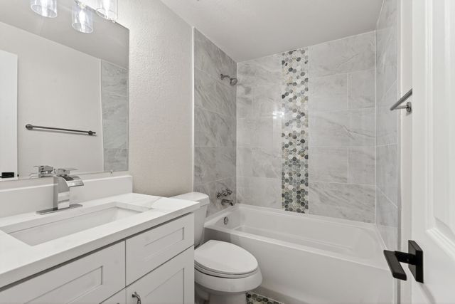 2711 N Locust Street, Denton, TX 76209