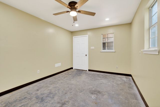 2711 N Locust Street, Denton, TX 76209
