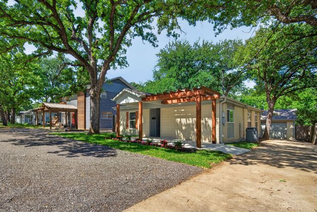 2711 N Locust Street, Denton, TX 76209