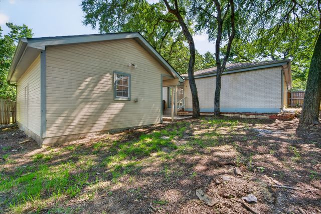 2711 N Locust Street, Denton, TX 76209