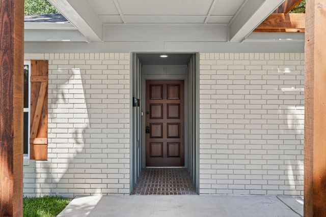 2711 N Locust Street, Denton, TX 76209