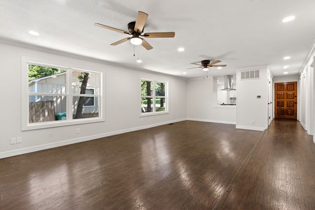 2711 N Locust Street, Denton, TX 76209