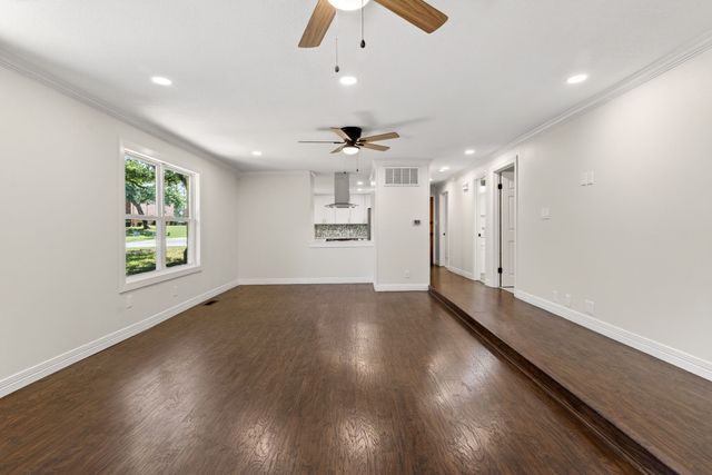 2711 N Locust Street, Denton, TX 76209